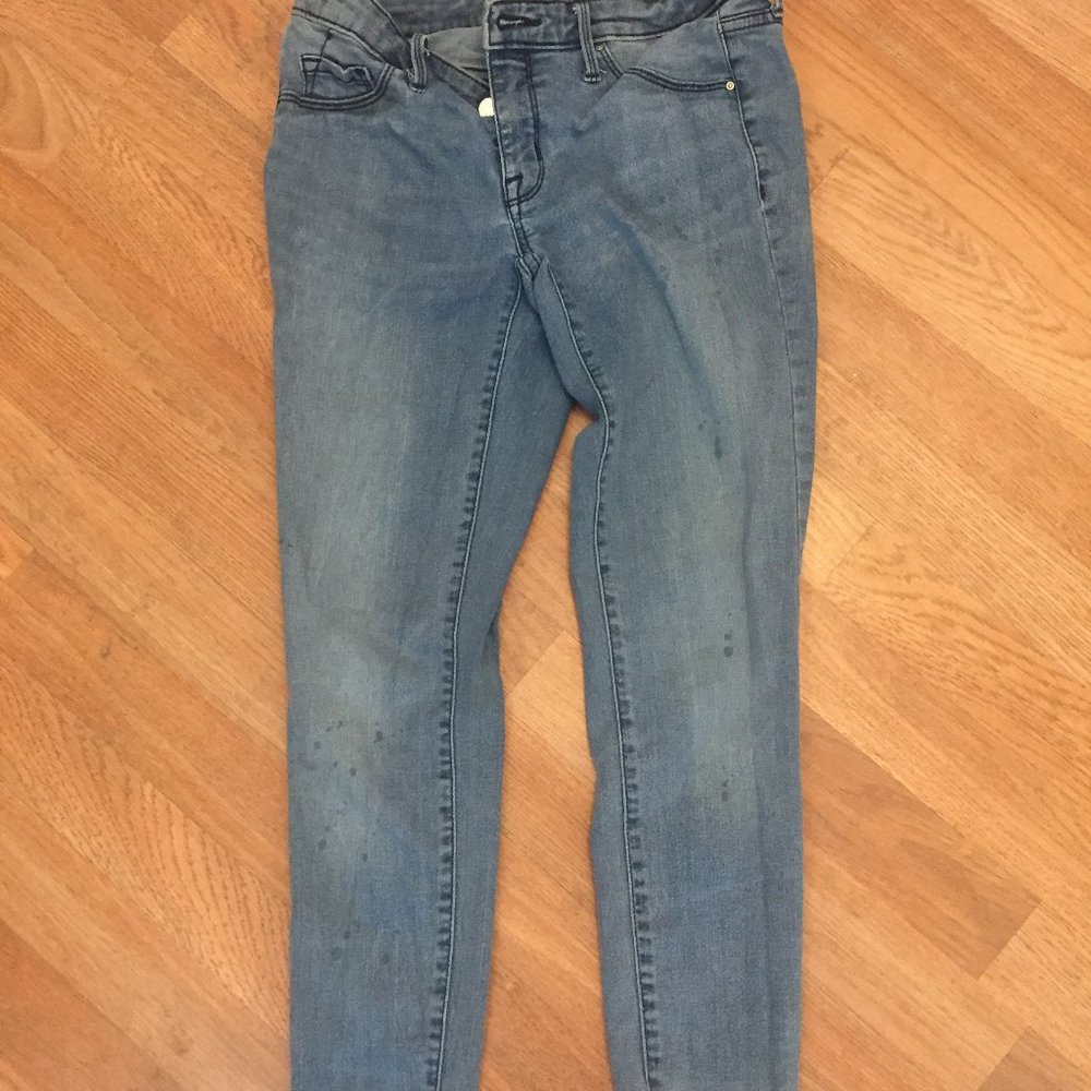 Mid Rise Jegging - Distressed - Picture 2 of 3